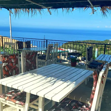 فيلة Klaus Lukovë